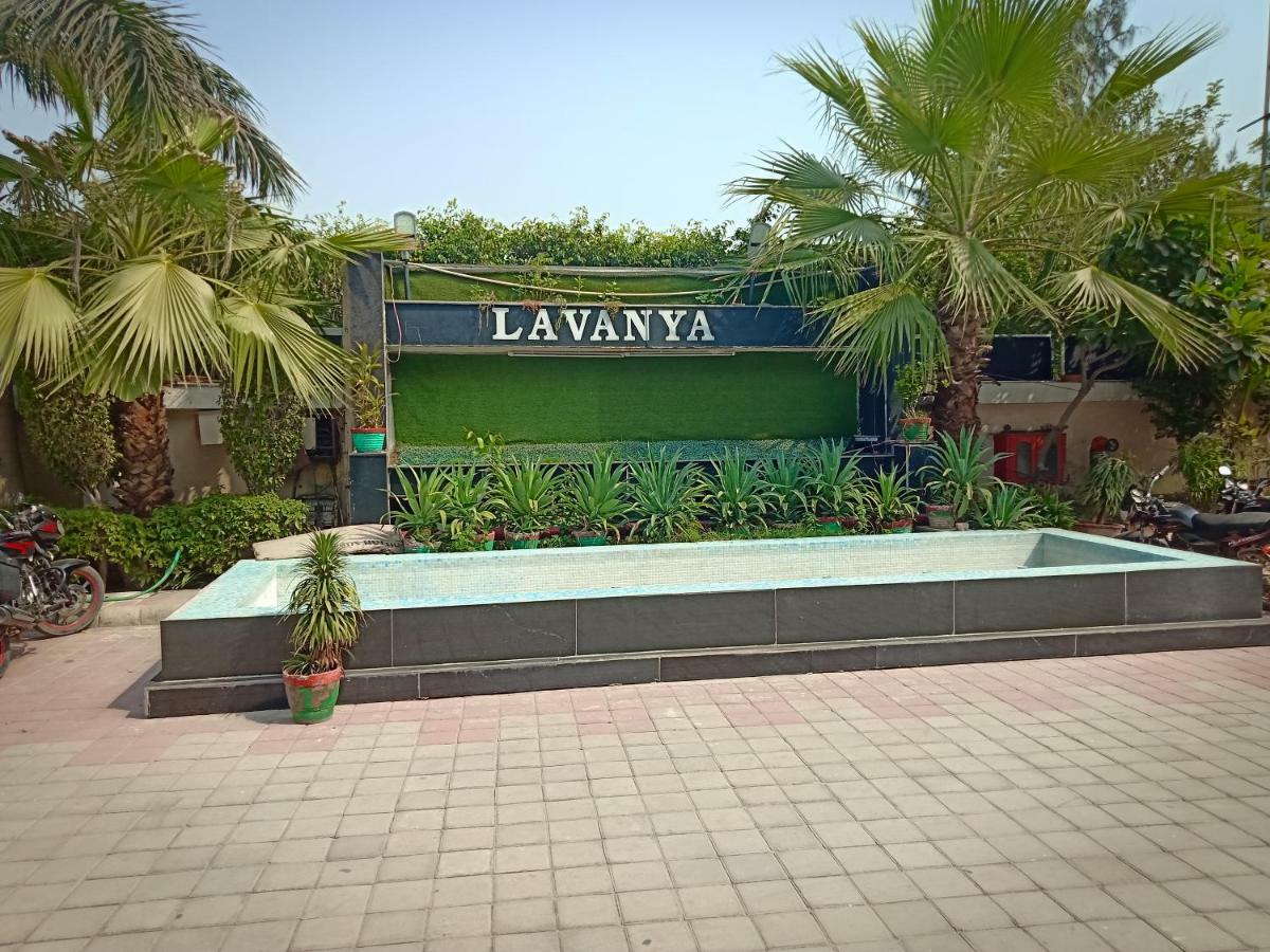 Lavanya Hotel- Near Alipur, Delhi New Delhi Exterior photo